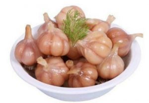 Маринованный чеснок